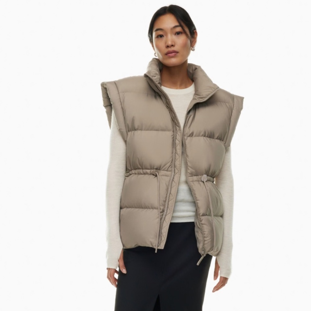 Aritzia Chalet Puffer Vest